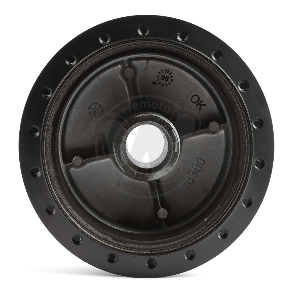 0YS6249_ad3086 three.jpg